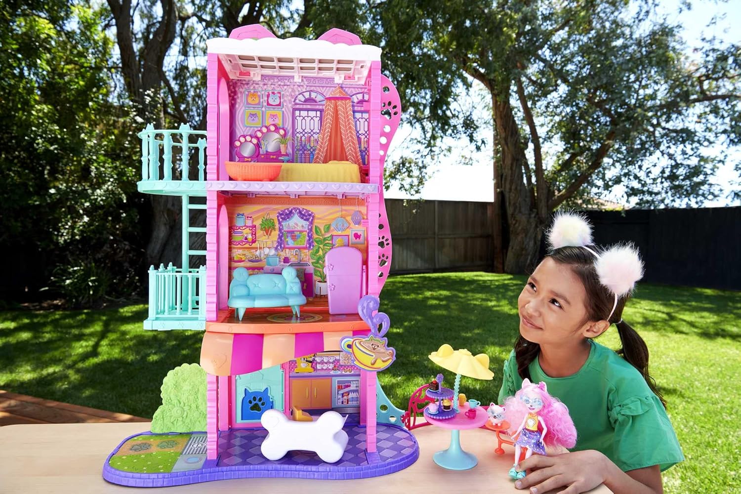 Mattel Enchantimals: Mestne zgodbe - Mestna hiša in kavarna (HHC18)