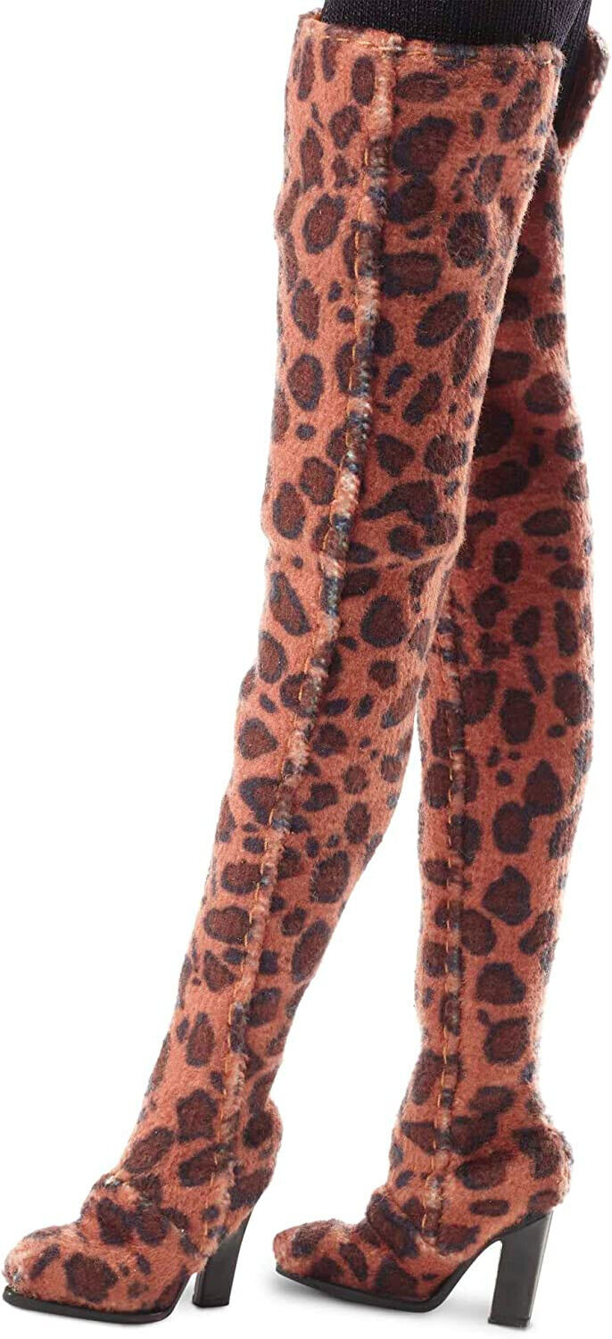 Mattel Barbie Signature - Gloria Estefan (HCB85)