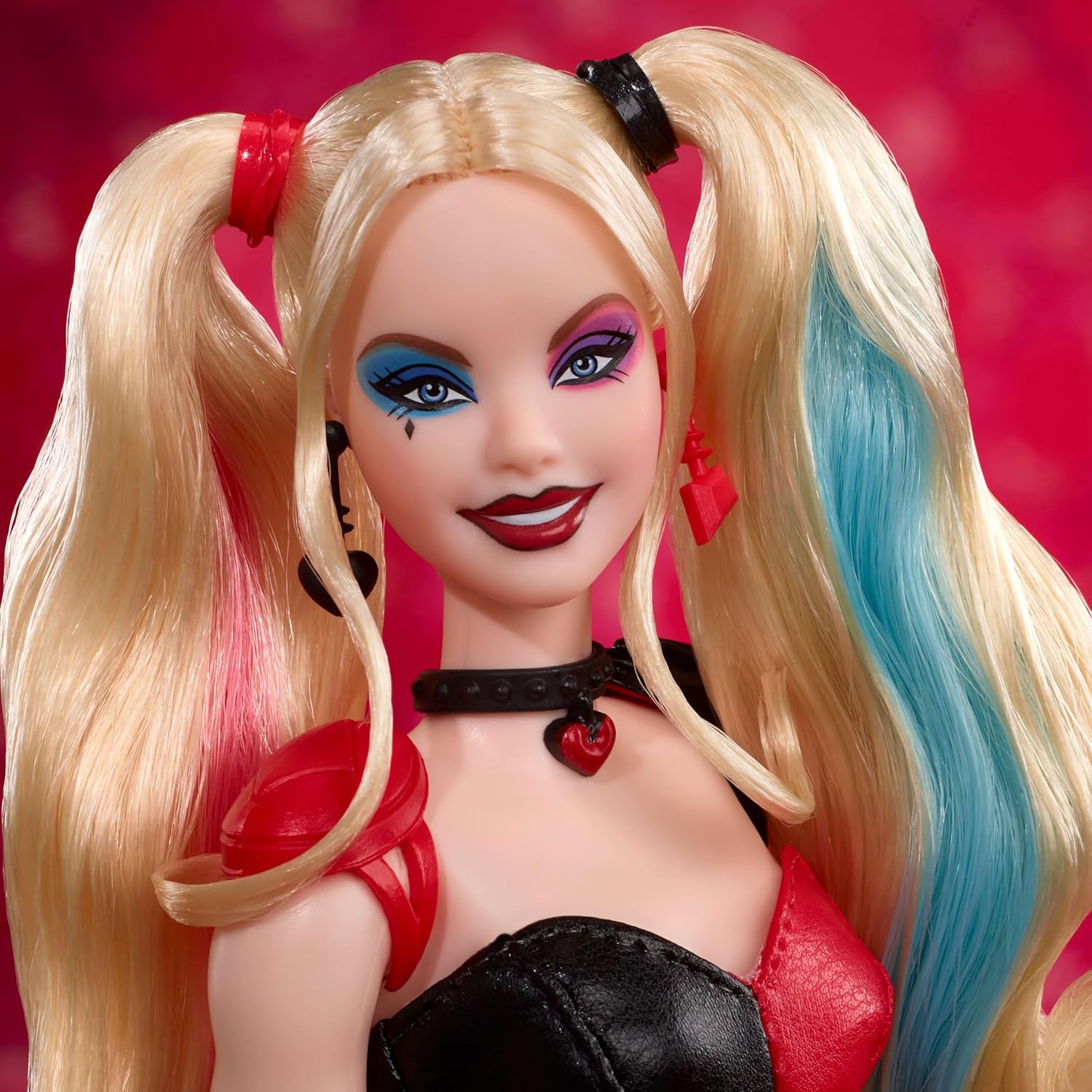 Barbie Signature Harley Quinn – Kolekcionarska Lutka, Del DC Batman 85. Obletnice (HRM84)