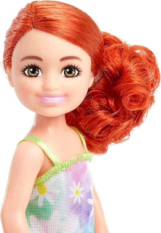 Mattel Barbie Chelsea- Majhna lutka v odstranljivi cvetlični obleki (HNY56)