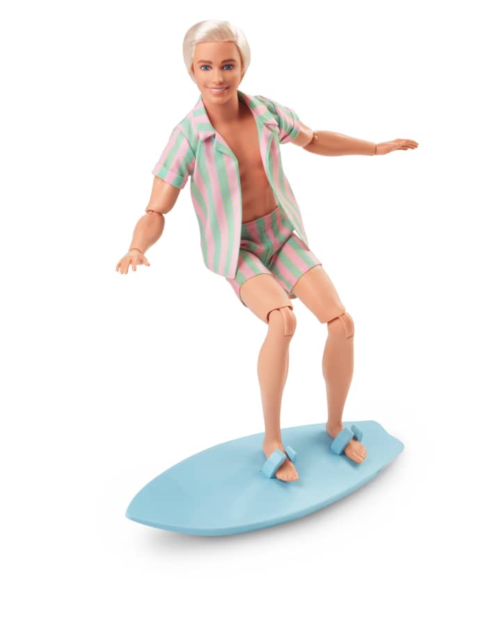 Mattel Barbie - Ken lutka v pastelnem črtastem plažnem kompletu (HPJ97)